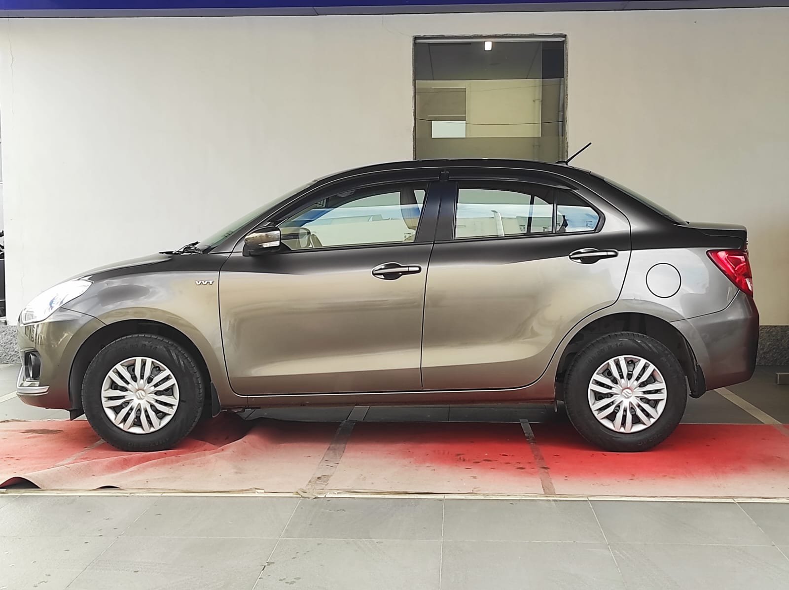 MARUTI SUZUKI DZIRE VXI AMT
